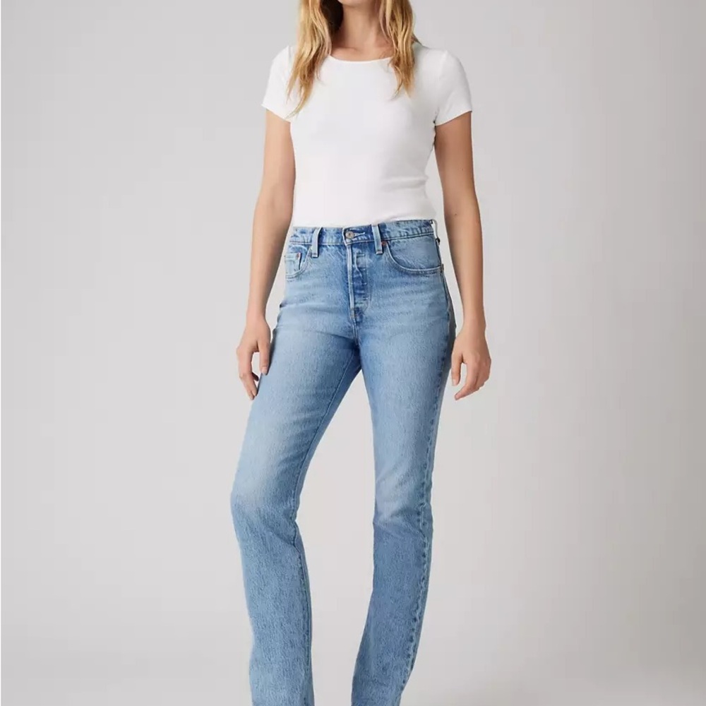 NWT-Levi's Straight Leg Women’s Jeans